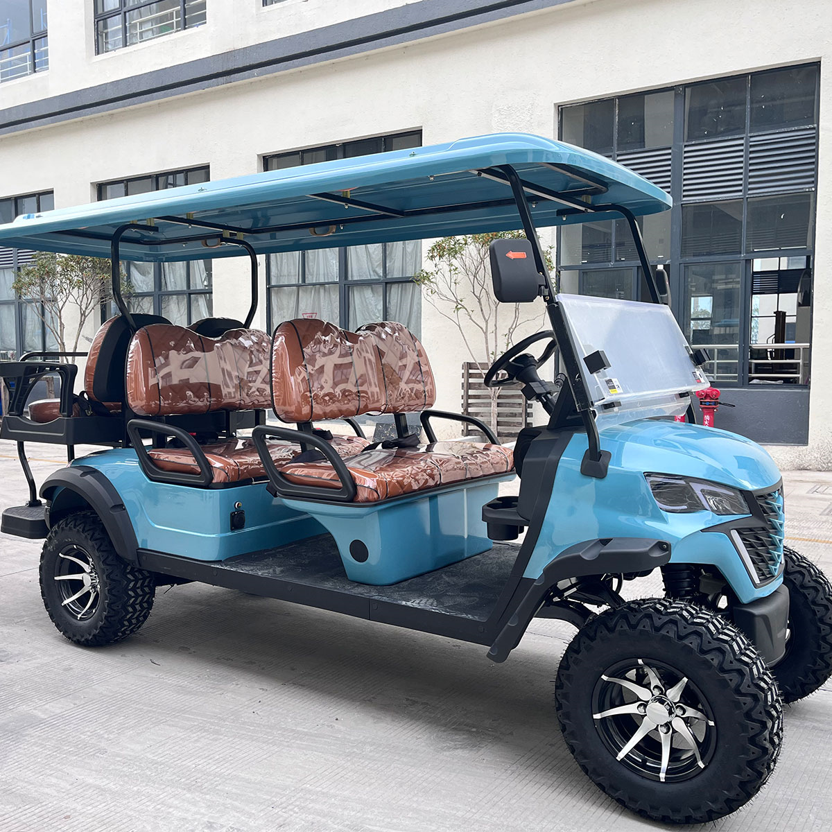 6 Seater golf buggy High quality, suitable for use in scenic spots, stadiums, hotels and campuses 15 4+2 seater golf cart